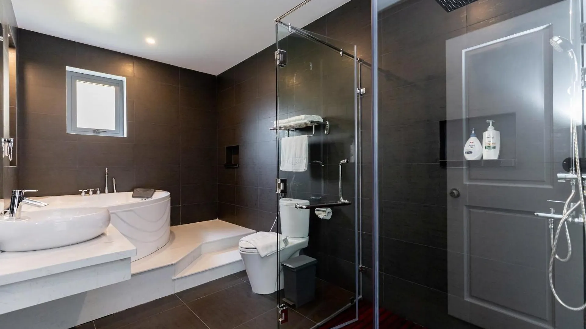 Ocean 7 Bedroom Villa In Great Location - Free Karaoke Room 头顿 0*,  越南